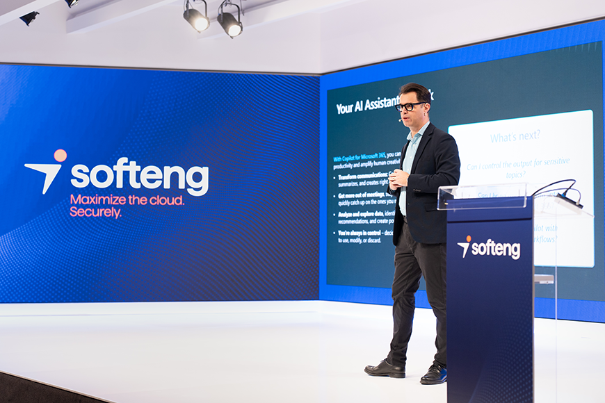 Alberto Pinedo de Microsoft en el evento de Softeng