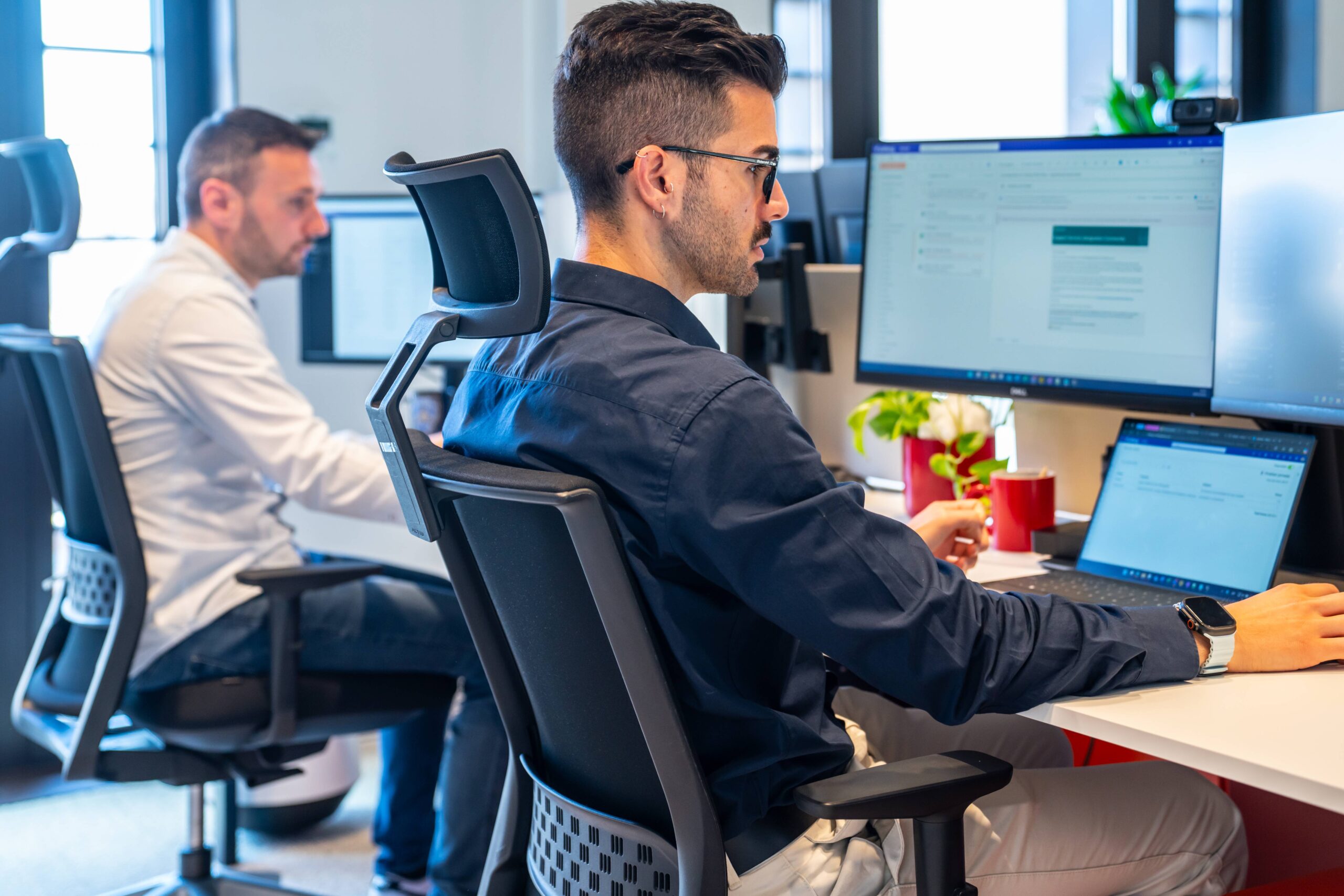 Softeng, partner de ciberseguridad para empresas El equipo de ciberseguridad de Softeng trabajando en las oficinas en Barcelona